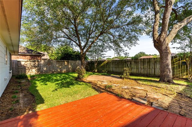 3135 Stratford Bend Drive, Sugar Land, TX 77498
