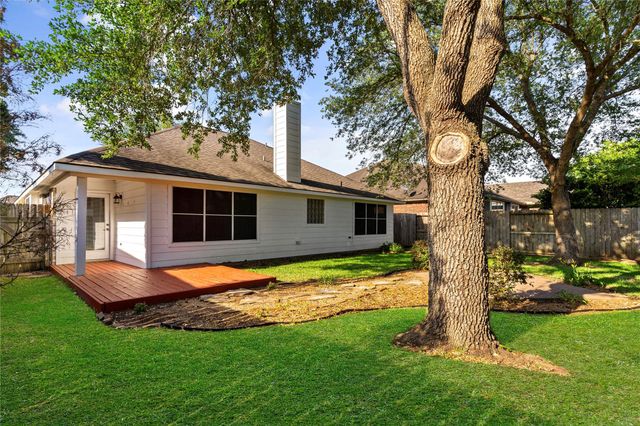 3135 Stratford Bend Drive, Sugar Land, TX 77498