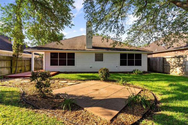 3135 Stratford Bend Drive, Sugar Land, TX 77498