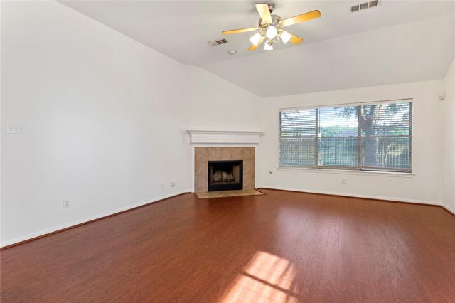 3135 Stratford Bend Drive, Sugar Land, TX 77498