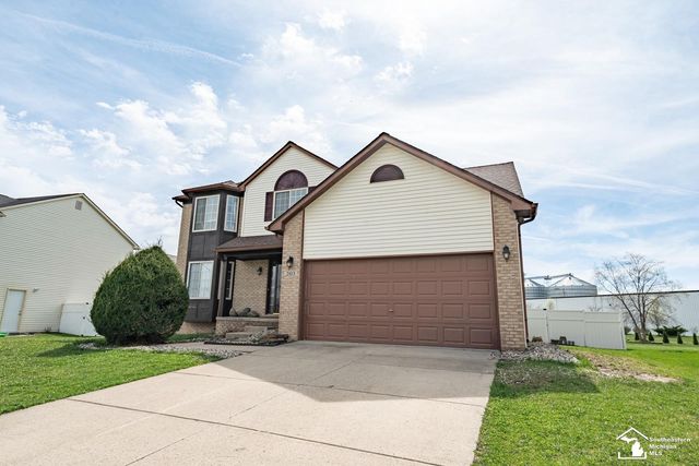 203 Dundee Ridge Drive, Dundee, MI 48131