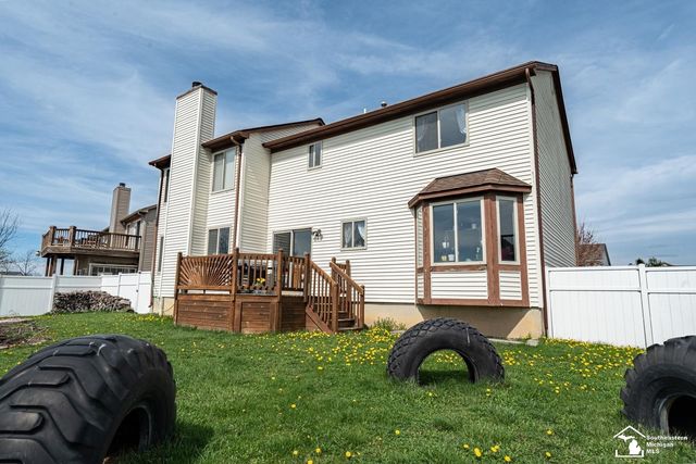 203 Dundee Ridge Drive, Dundee, MI 48131