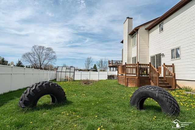 203 Dundee Ridge Drive, Dundee, MI 48131