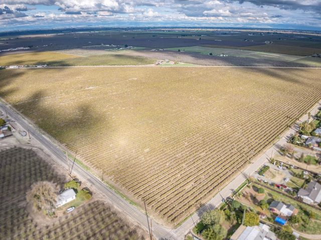 10477 S Cornelia Avenue, Fresno, CA 93706