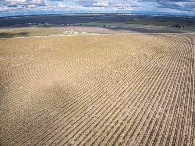 10477 S Cornelia Avenue, Fresno, CA 93706