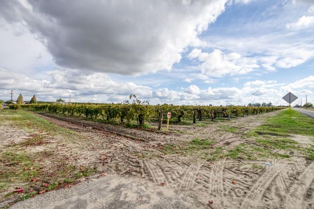 10477 S Cornelia Avenue, Fresno, CA 93706