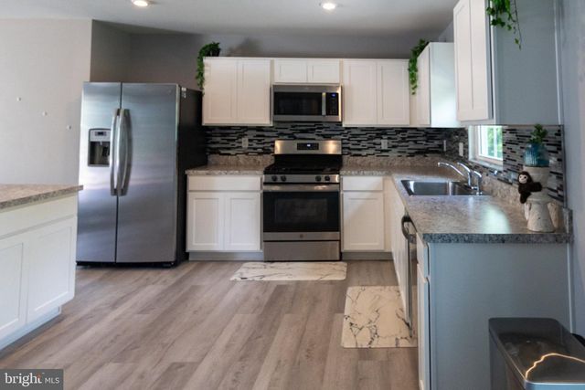 165 CISELEY DR, Sicklerville, NJ 08081
