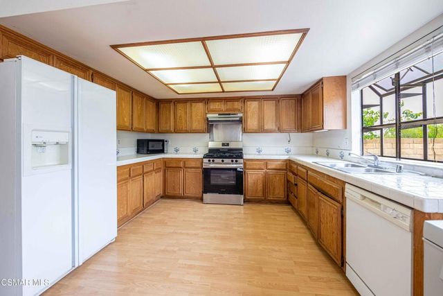 29820 Rainbow Crest Drive, Agoura Hills, CA 91301