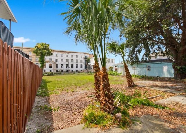 2517 W SPRUCE STREET, Tampa, FL 33607