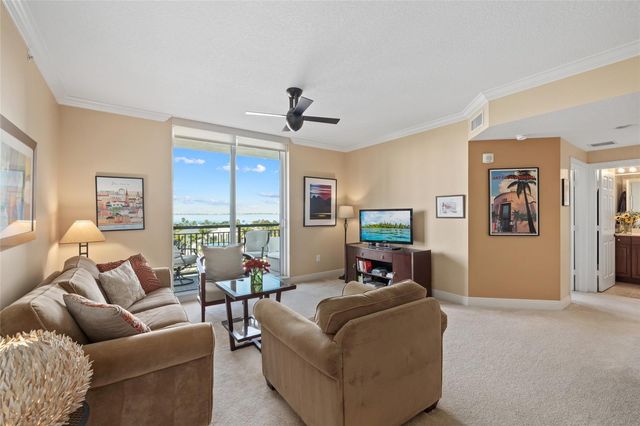 800 N TAMIAMI TRAIL 611, Sarasota, FL 34236