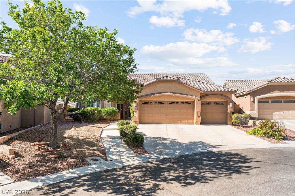 11209 Dell Cliffs Court, Las Vegas, NV 89144