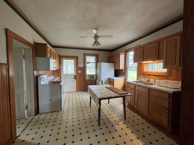 119 Center Street, Seatonville, IL 61359