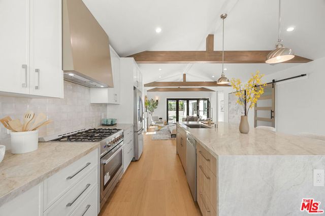 7907 Vicksburg Avenue, Los Angeles, CA 90045