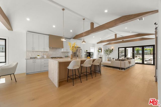 7907 Vicksburg Avenue, Los Angeles, CA 90045