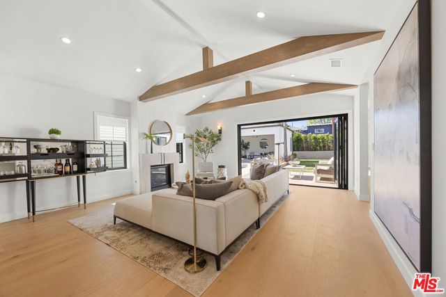 7907 Vicksburg Avenue, Los Angeles, CA 90045