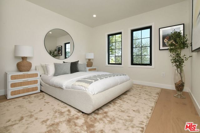 7907 Vicksburg Avenue, Los Angeles, CA 90045