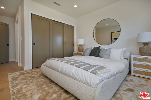 7907 Vicksburg Avenue, Los Angeles, CA 90045