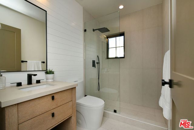 7907 Vicksburg Avenue, Los Angeles, CA 90045