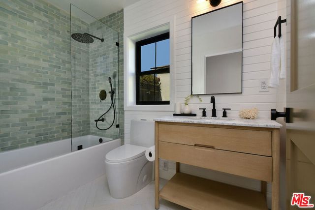 7907 Vicksburg Avenue, Los Angeles, CA 90045