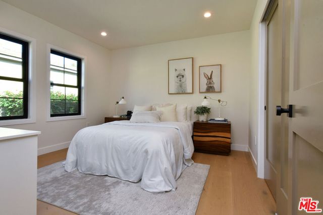 7907 Vicksburg Avenue, Los Angeles, CA 90045
