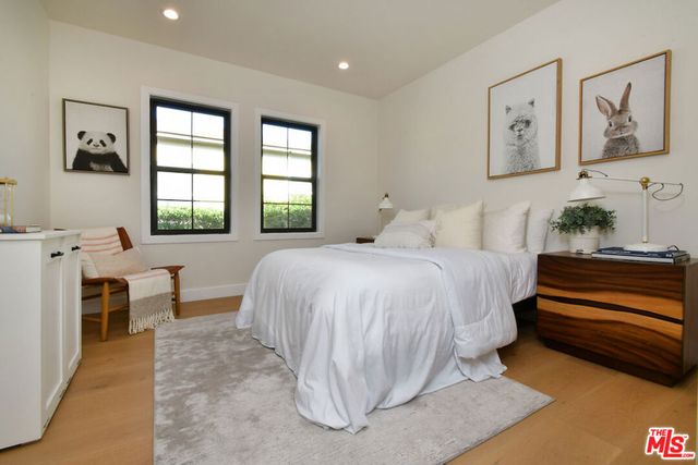 7907 Vicksburg Avenue, Los Angeles, CA 90045