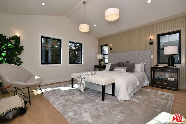 7907 Vicksburg Avenue, Los Angeles, CA 90045