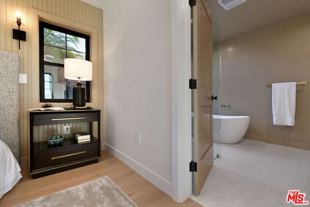 7907 Vicksburg Avenue, Los Angeles, CA 90045