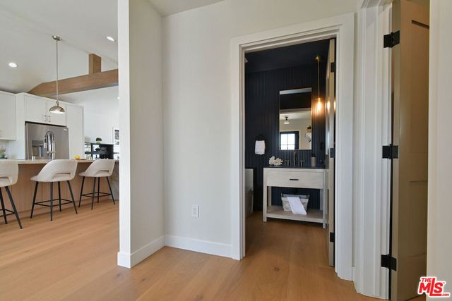 7907 Vicksburg Avenue, Los Angeles, CA 90045