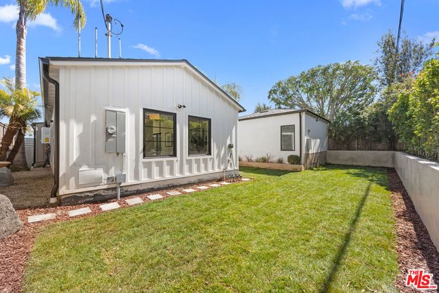 7907 Vicksburg Avenue, Los Angeles, CA 90045