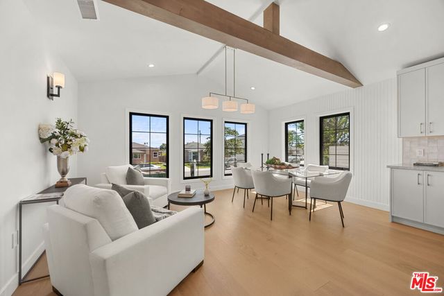 7907 Vicksburg Avenue, Los Angeles, CA 90045