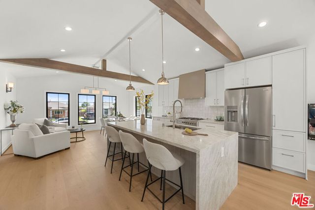 7907 Vicksburg Avenue, Los Angeles, CA 90045