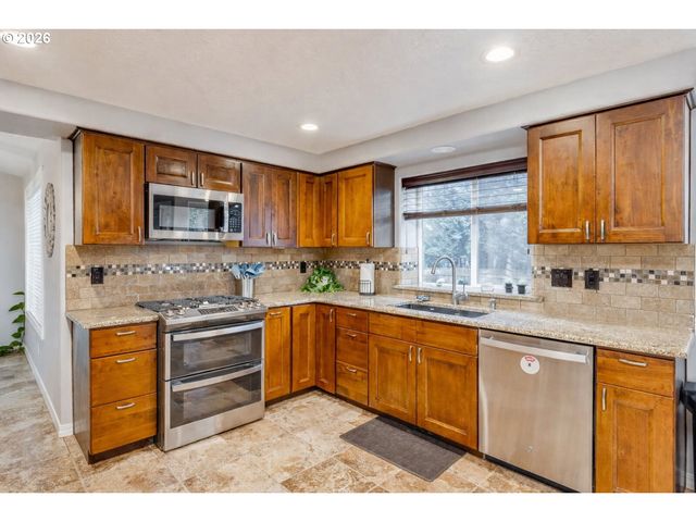 19585 GLENVIEW Ct, Oregon City, OR 97045