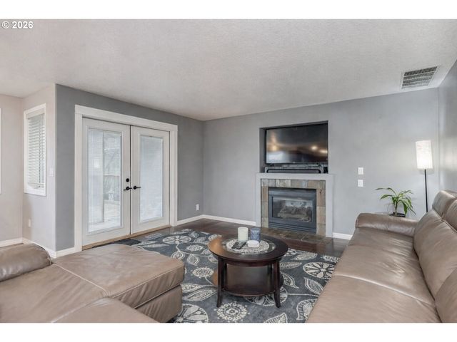 19585 GLENVIEW Ct, Oregon City, OR 97045