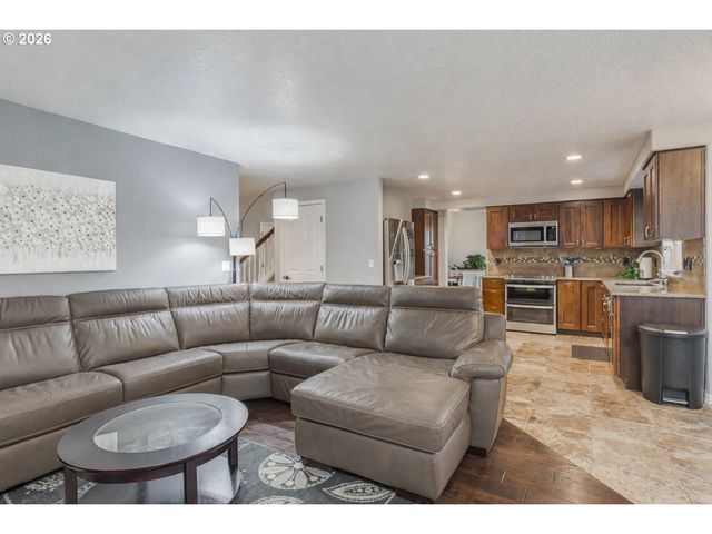 19585 GLENVIEW Ct, Oregon City, OR 97045