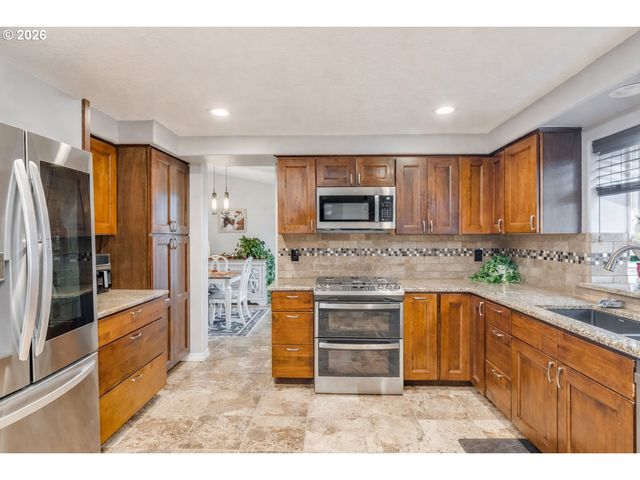 19585 GLENVIEW Ct, Oregon City, OR 97045