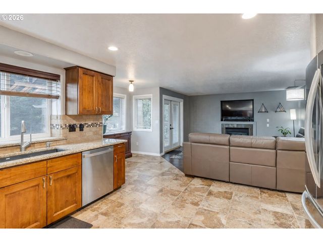 19585 GLENVIEW Ct, Oregon City, OR 97045