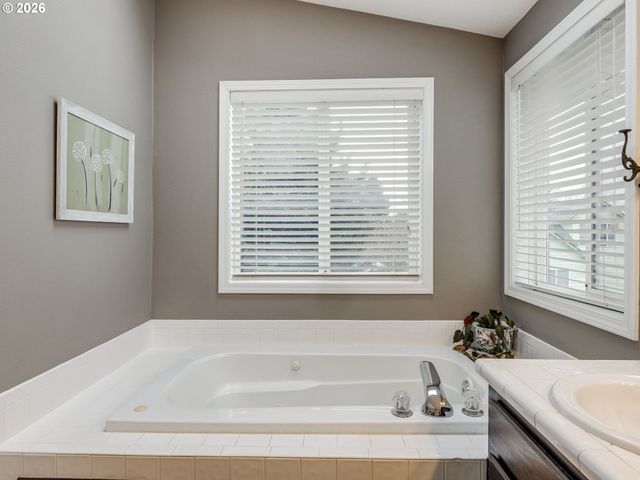 19585 GLENVIEW Ct, Oregon City, OR 97045