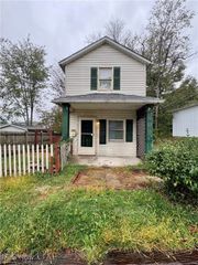 287 Thomas Street, East Palestine, OH 44413