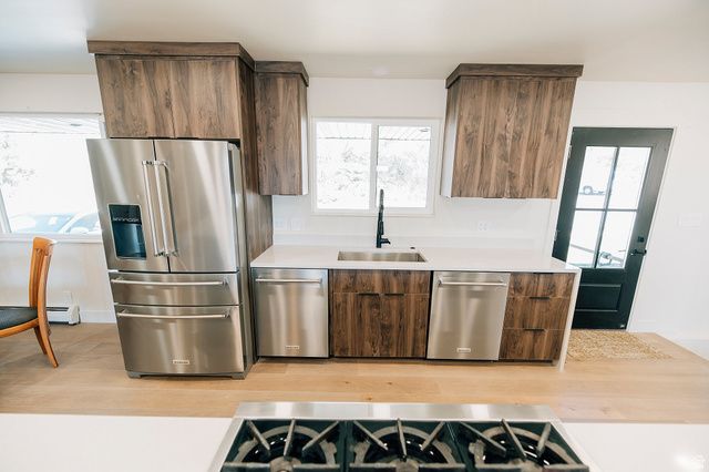 610 S 800 E, Centerville, UT 84014