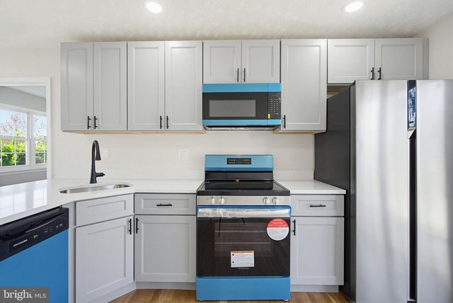 6702 KEYSTONE MANOR DR, District Heights, MD 20747