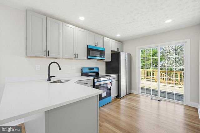 6702 KEYSTONE MANOR DR, District Heights, MD 20747