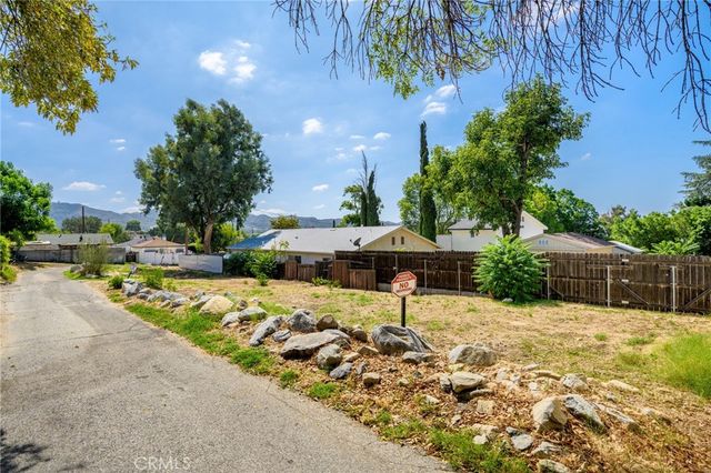 7701 W Forsythe Street, Tujunga, CA 91042