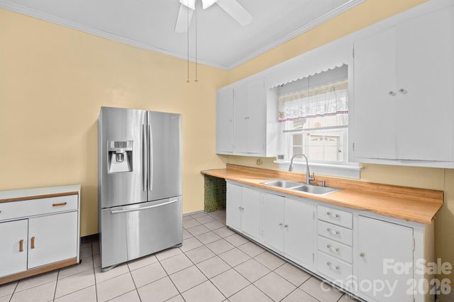 1244 21st Street NE, Hickory, NC 28601