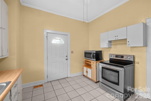 1244 21st Street NE, Hickory, NC 28601