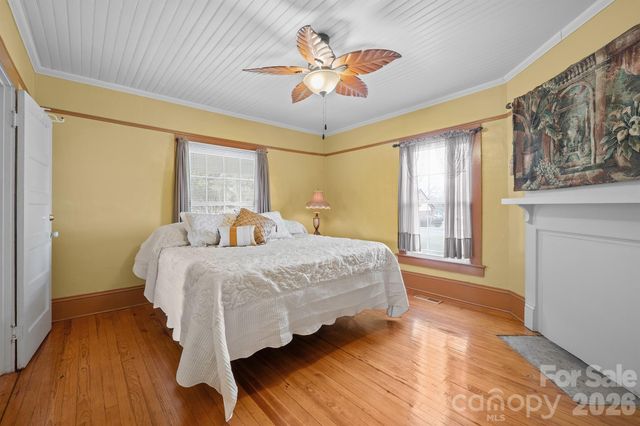 1244 21st Street NE, Hickory, NC 28601