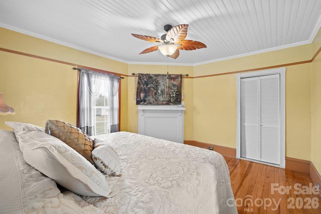 1244 21st Street NE, Hickory, NC 28601