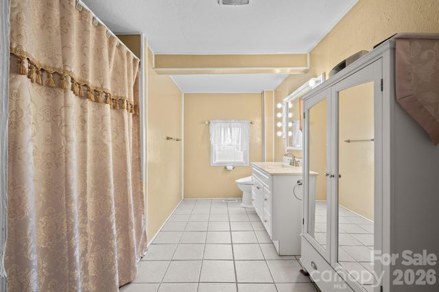 1244 21st Street NE, Hickory, NC 28601