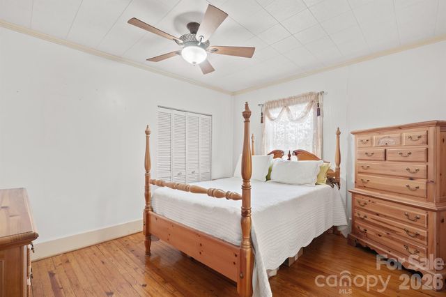 1244 21st Street NE, Hickory, NC 28601