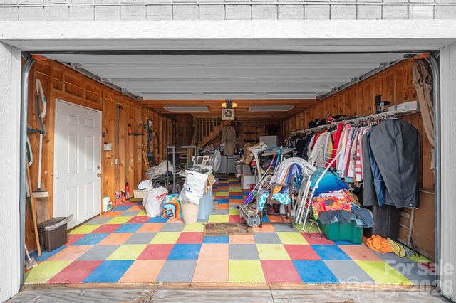 1244 21st Street NE, Hickory, NC 28601