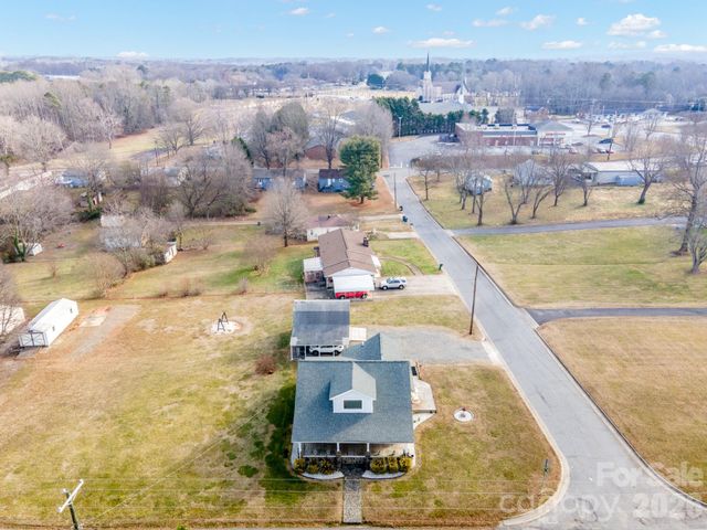 1244 21st Street NE, Hickory, NC 28601